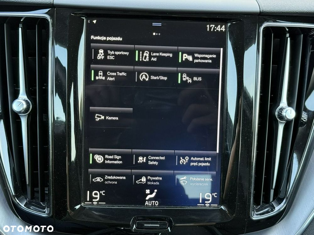 Volvo XC 60 D4 Momentum Pro - 26