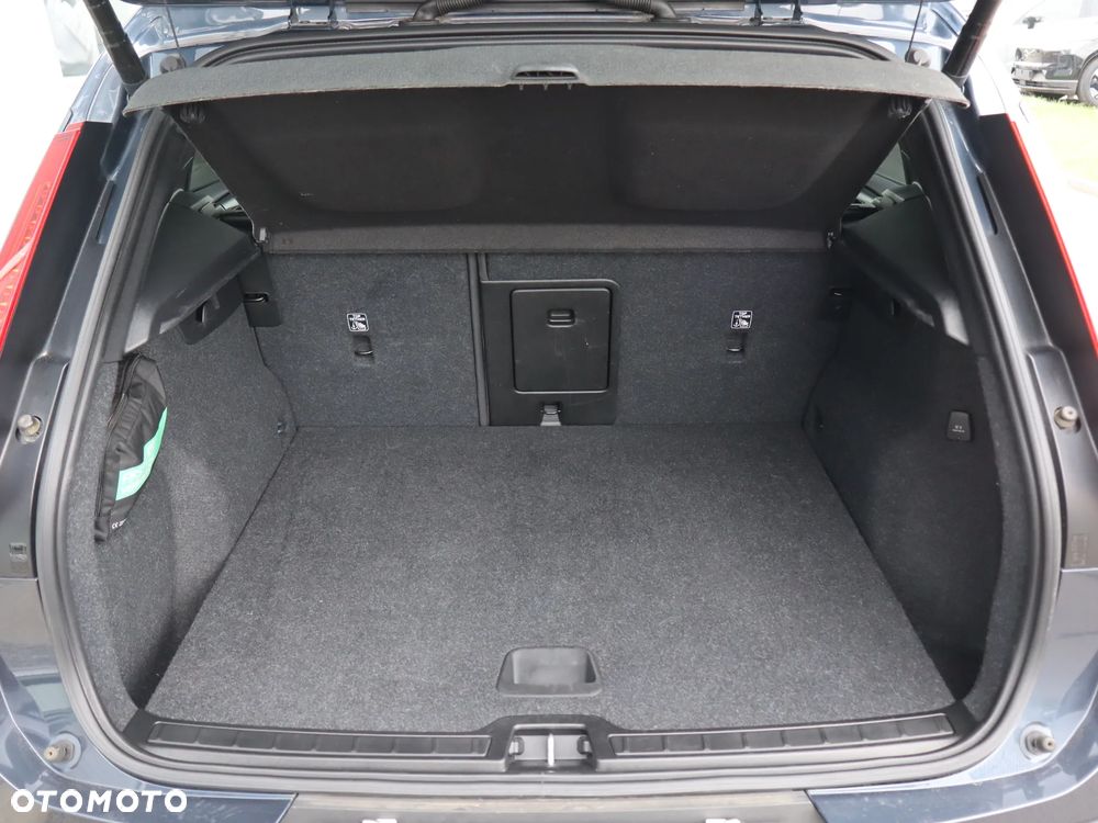 Volvo XC 40 T3 Momentum Pro - 16