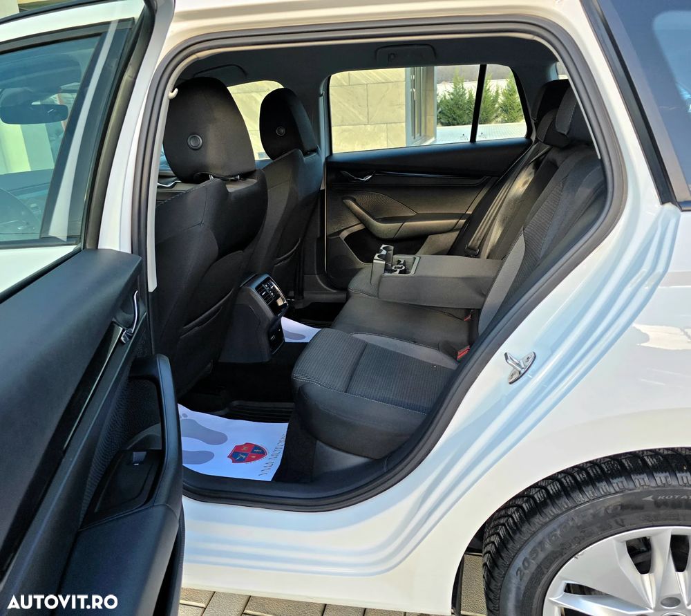 Skoda Octavia Combi 2.0 TDI Ambition - 19