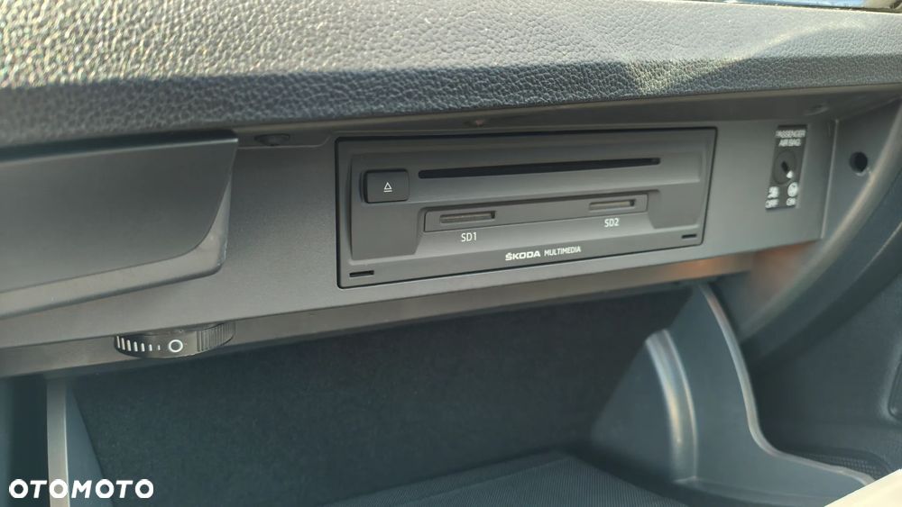 Skoda Superb 2.0 TDI L&K DSG - 37