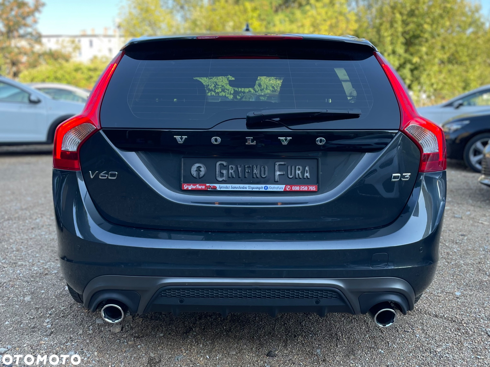 Volvo V60 D3 AWD R-Design - 10