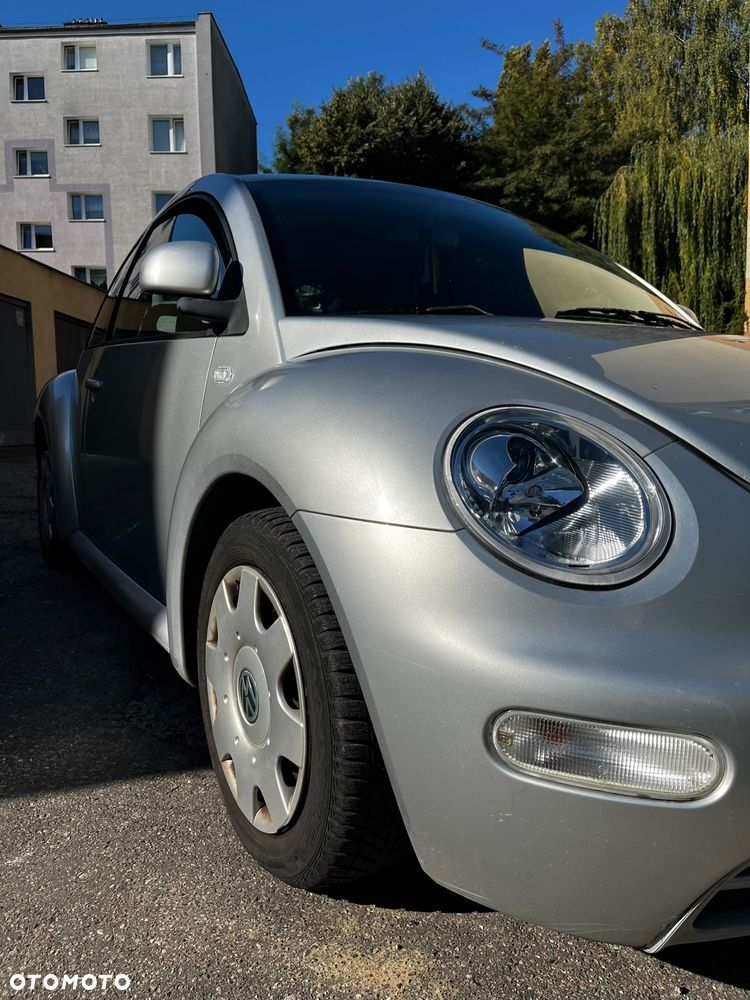 Volkswagen New Beetle 2.0 - 11