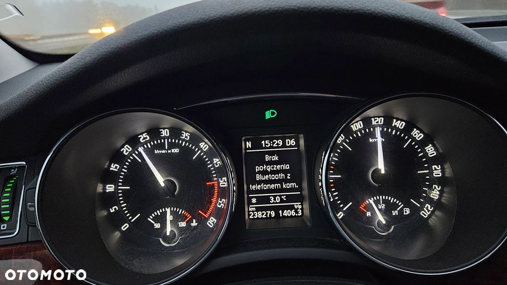 Skoda Superb 2.0 TDI Comfort DSG - 34