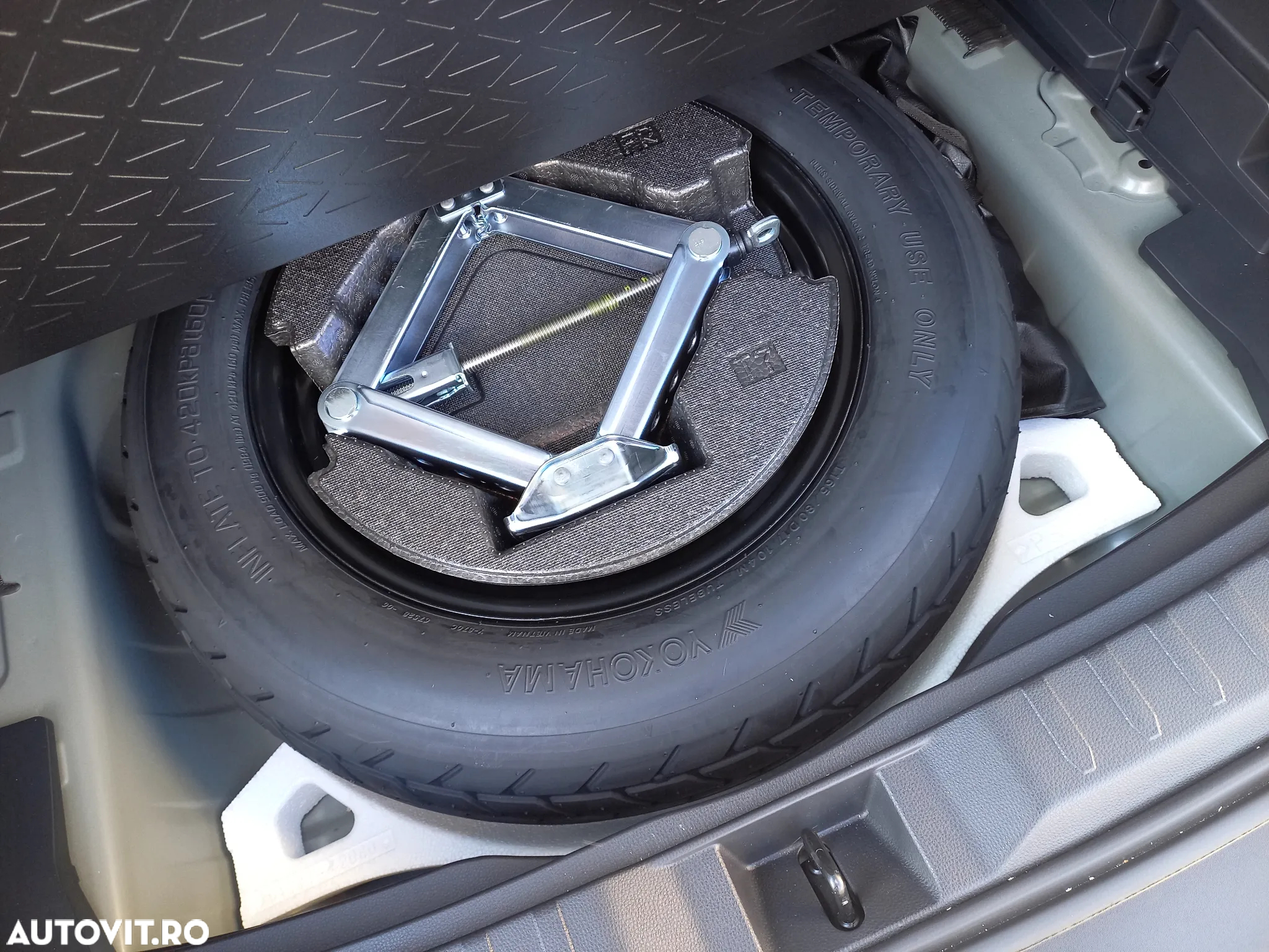 Toyota RAV4 2.5 Hybrid VVT-iE 4x4 Luxury - 9
