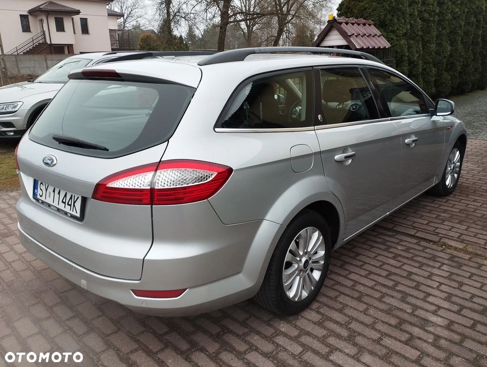 Ford Mondeo 2.0 Ghia - 9