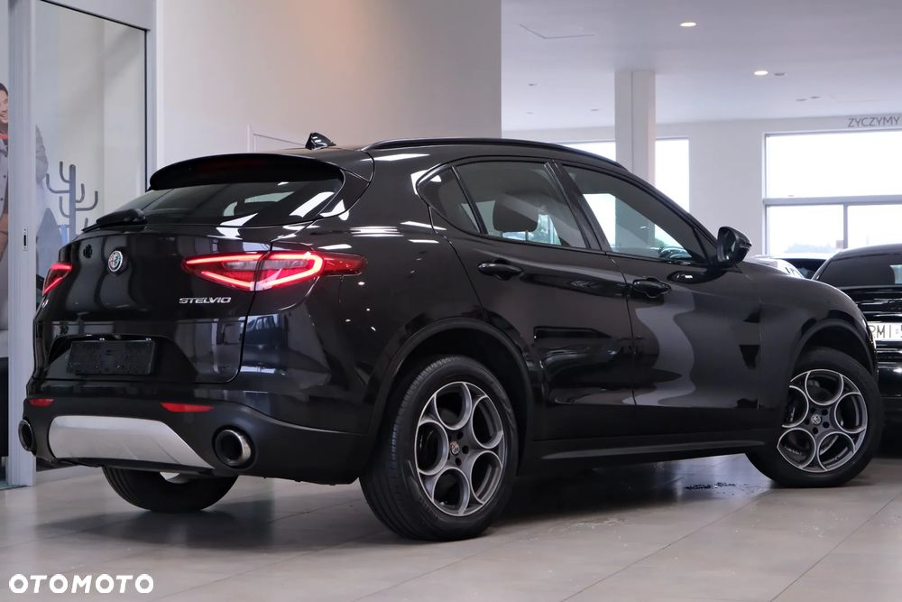 Alfa Romeo Stelvio 2.0 Turbo 16V AT8-Q4 Sprint - 8