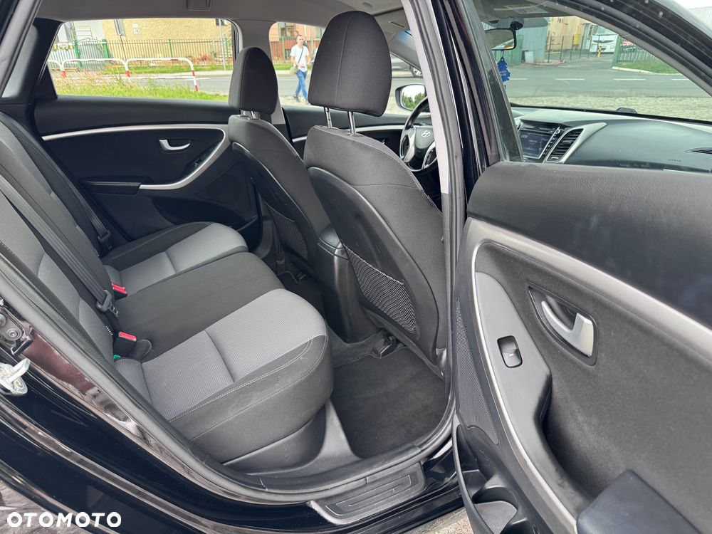 Hyundai i30 i30cw 1.6 CRDi Fifa World Cup Edition - 21