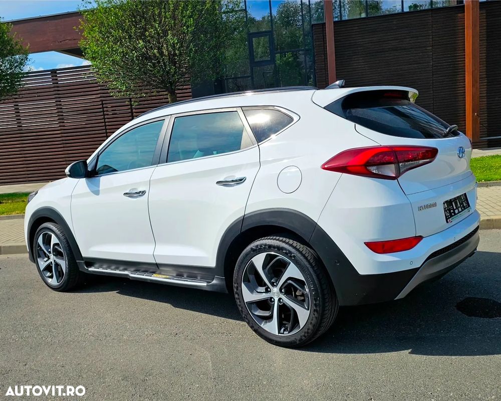 Hyundai Tucson 2.0 CRDI 4WD Automatik Premium - 6