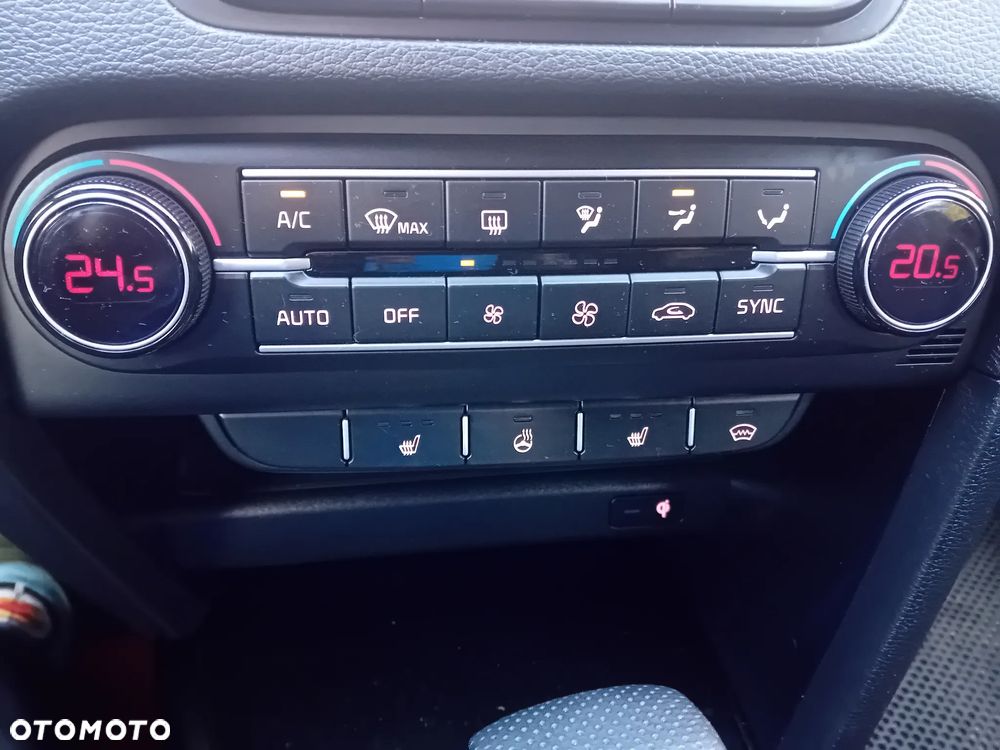 Kia Ceed 1.5 T-GDI GT-Line DCT - 24