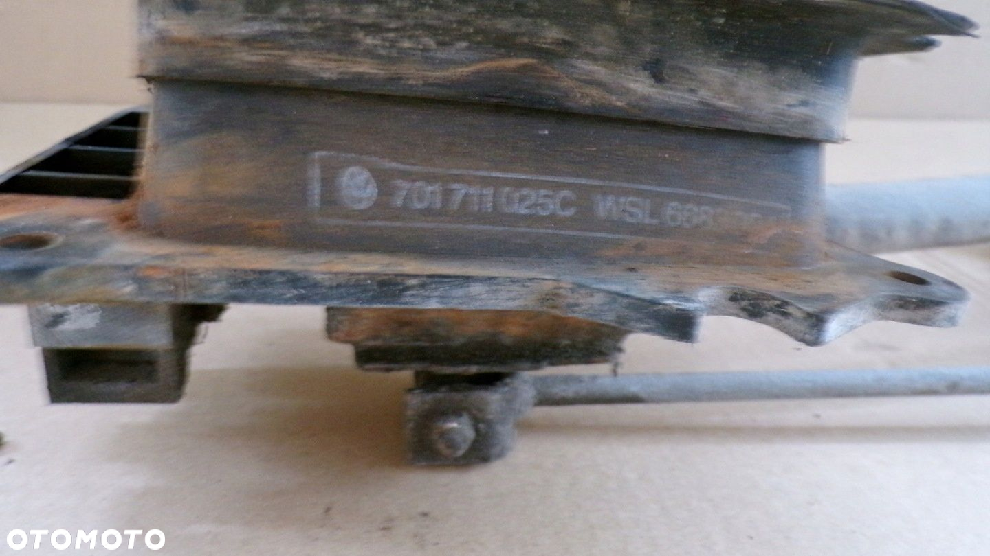 VW TRANSPORTER T4 1.9D LEWAREK WYBIERAK 701711025C - 9