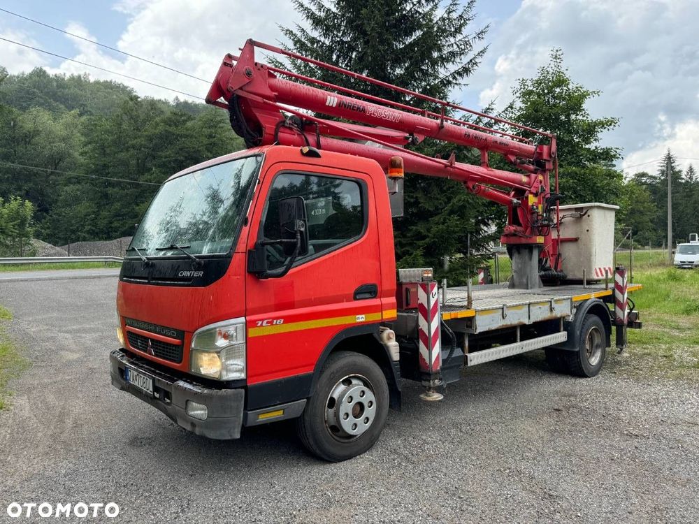 Mitsubishi Canter 7C18