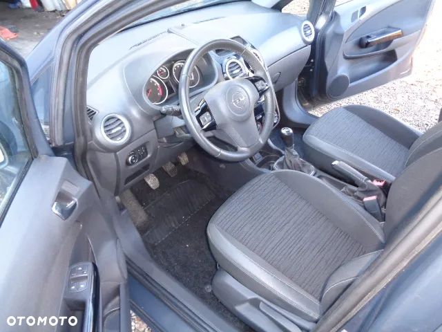 Opel Corsa 1.4 16V 150 Jahre - 12