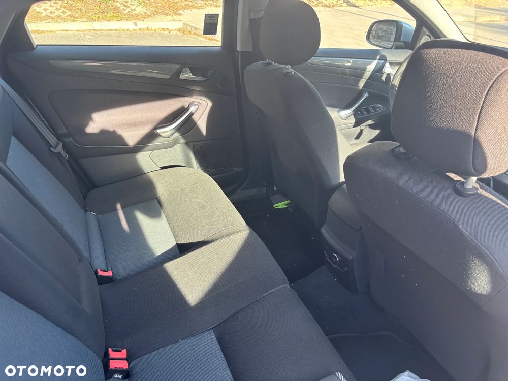 Ford Mondeo 1.6 Ambiente - 6