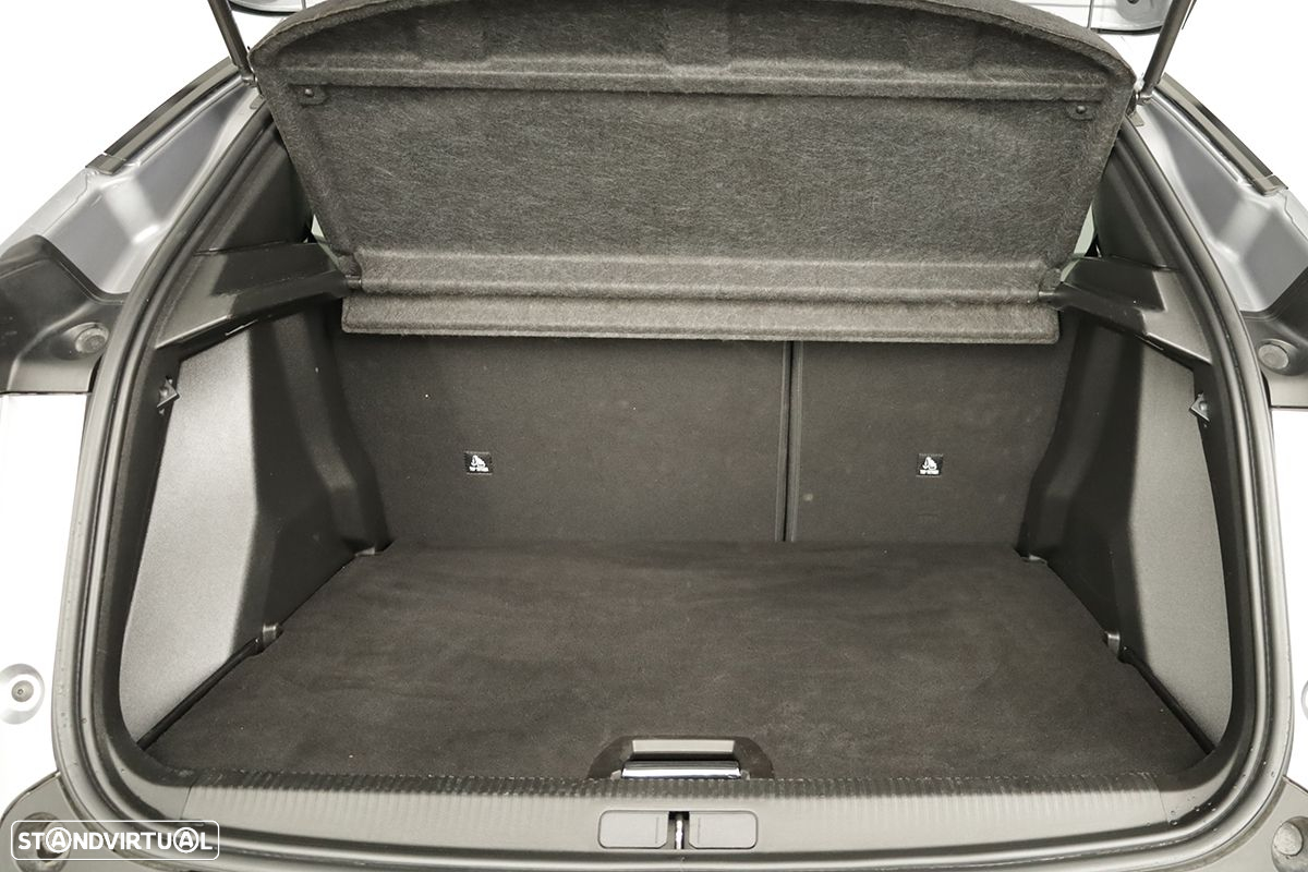 Peugeot 2008 1.2 PureTech Allure EAT8 - 22