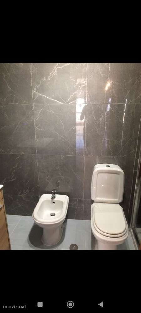 Quarto individual em edifício com áreas comuns amplas - Grande imagem: 4/11