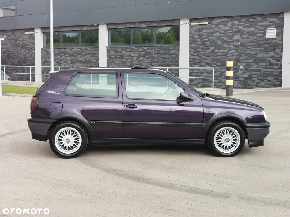 Volkswagen Golf 1.8 GT Special - 3