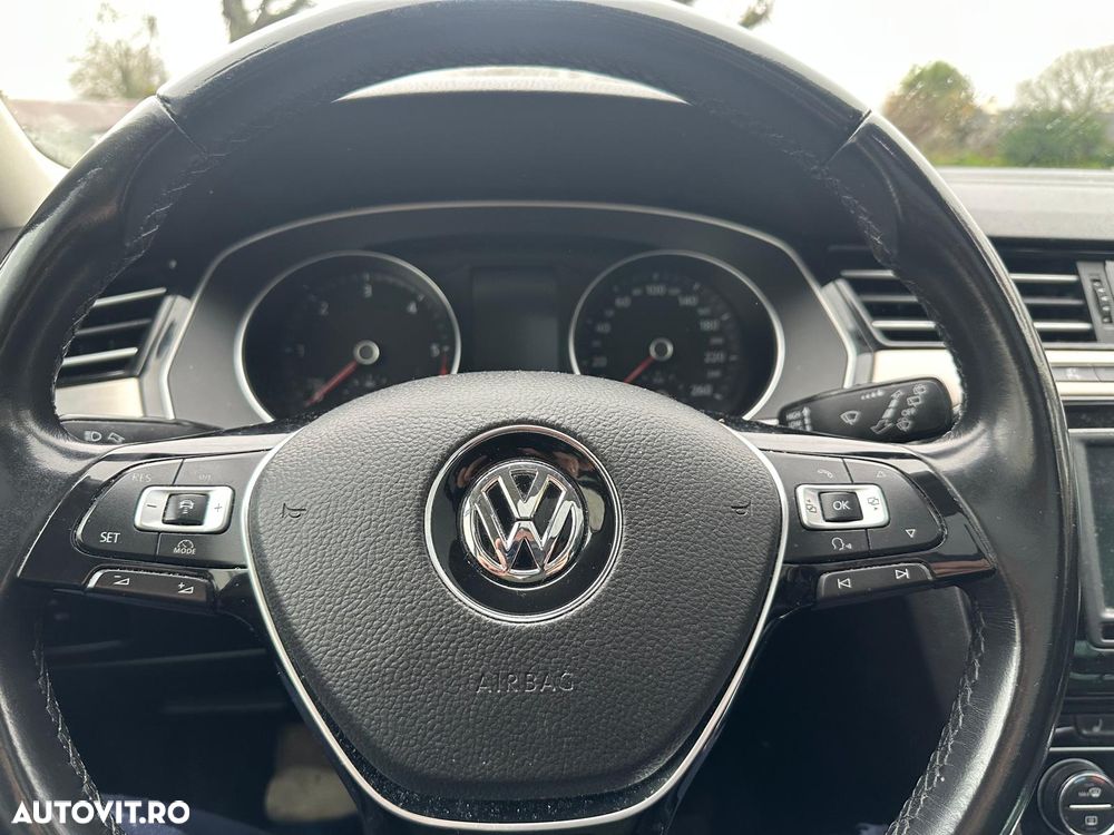 Volkswagen Passat 2.0 TDI Highline - 14