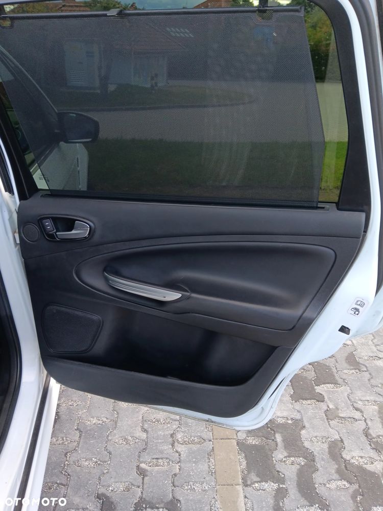 Ford S-Max - 18