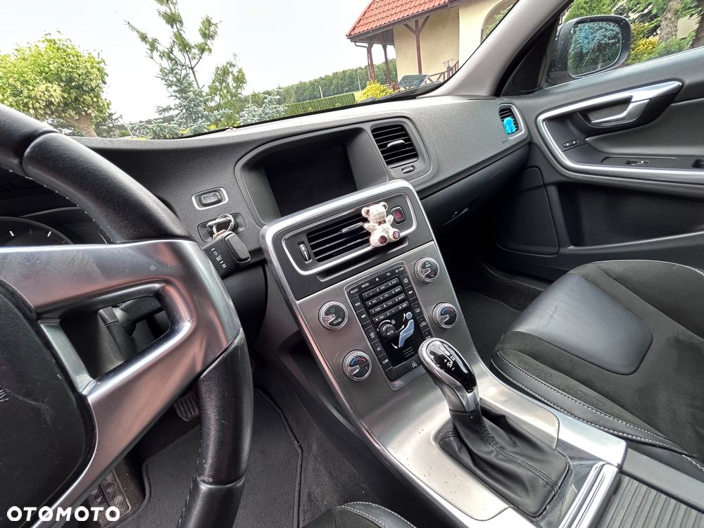 Volvo S60 D3 Drive-E Momentum - 14