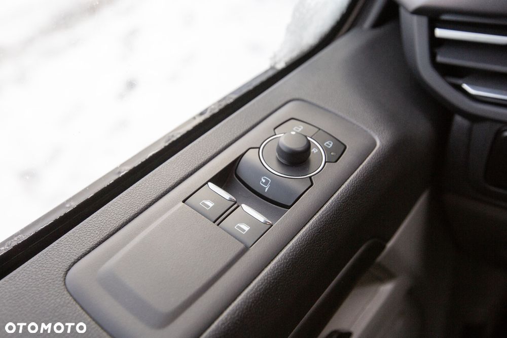 Ford Tourneo Custom - 14