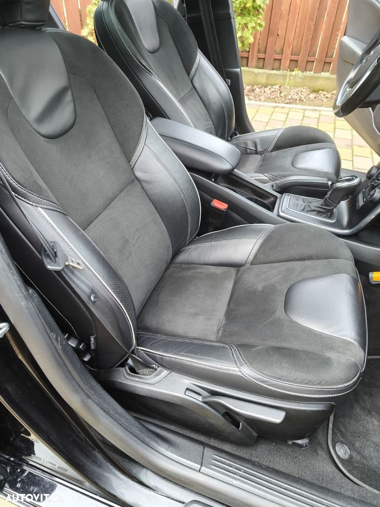 Volvo V40 T3 Geartronic RDesign - 27