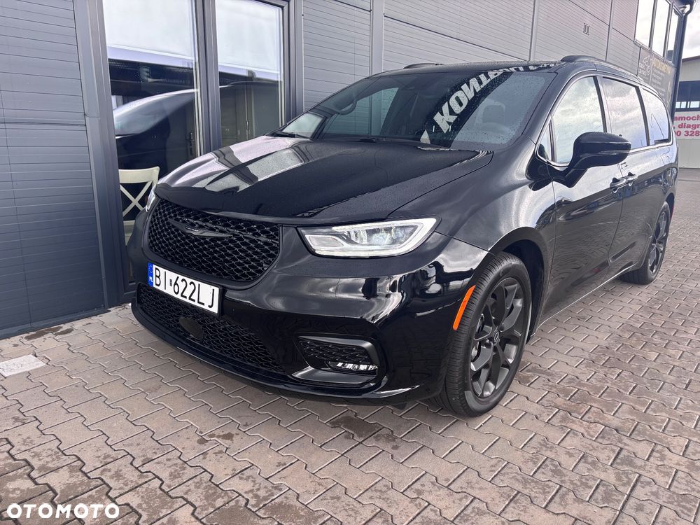Chrysler Pacifica - 1