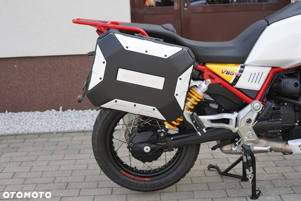 Moto Guzzi V85 - 4