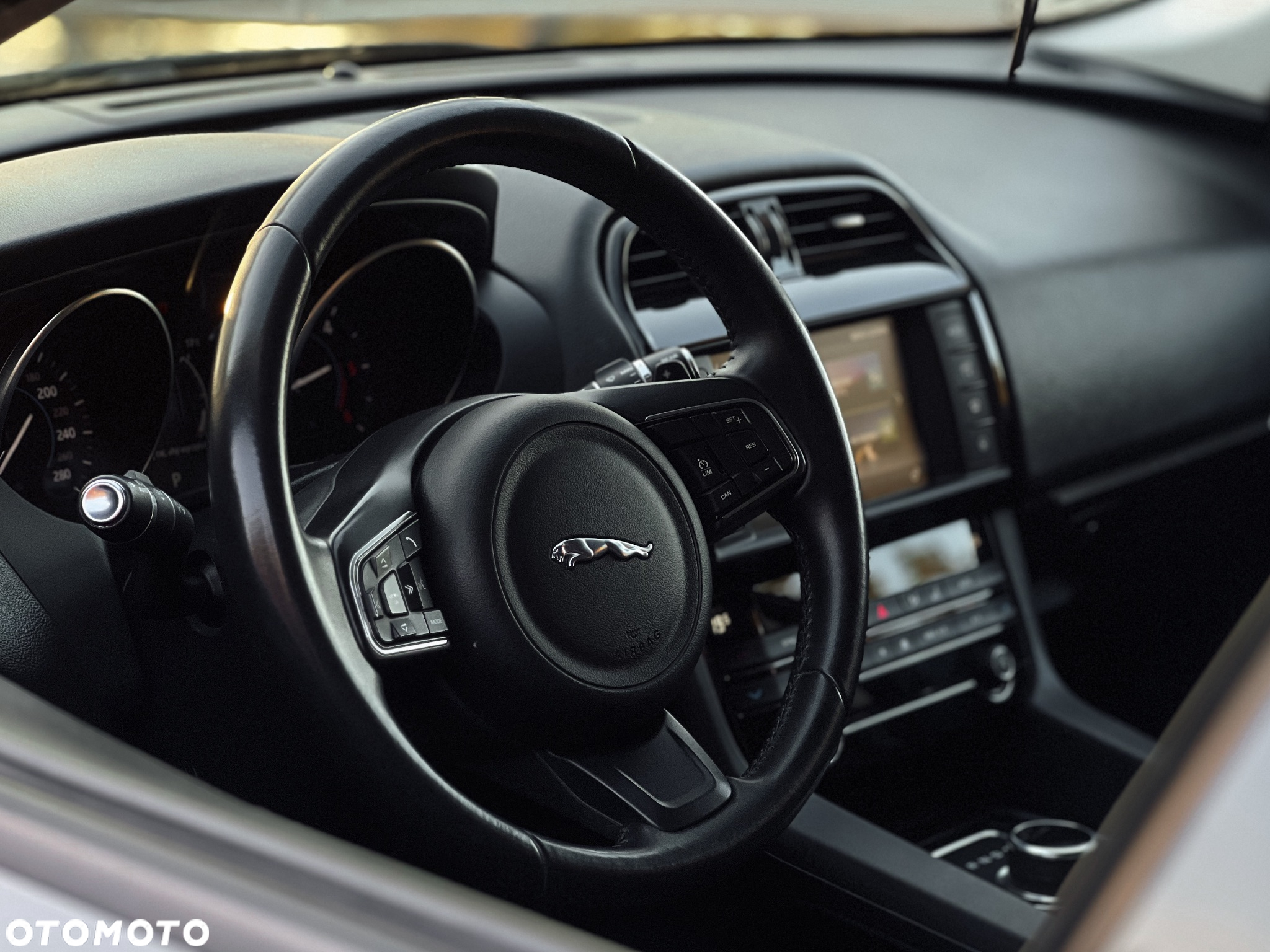 Jaguar F-Pace 20d AWD Prestige - 11