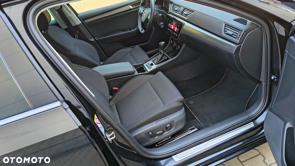 Skoda Superb 2.0 TDI SCR 4x4 Style DSG - 38