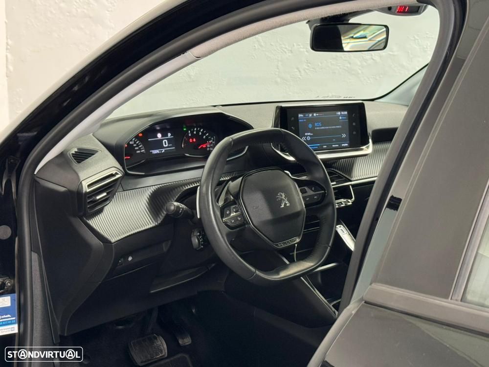 Peugeot 208 - 25