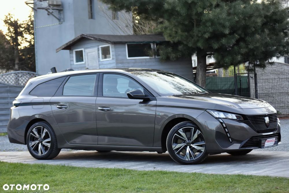 Peugeot 308 180 e-EAT8 GT - 11