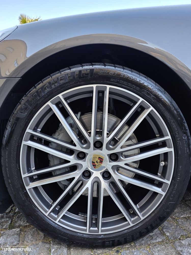 Porsche Panamera 4 S - 14