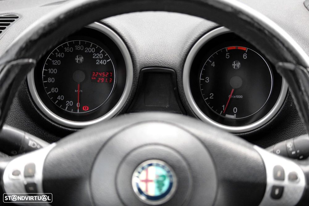 Alfa Romeo 156 Sportwagon 1.9 JTD 16V Distinctive - 19