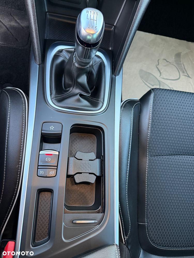 Renault Megane ENERGY TCe 160 BOSE EDITION - 31