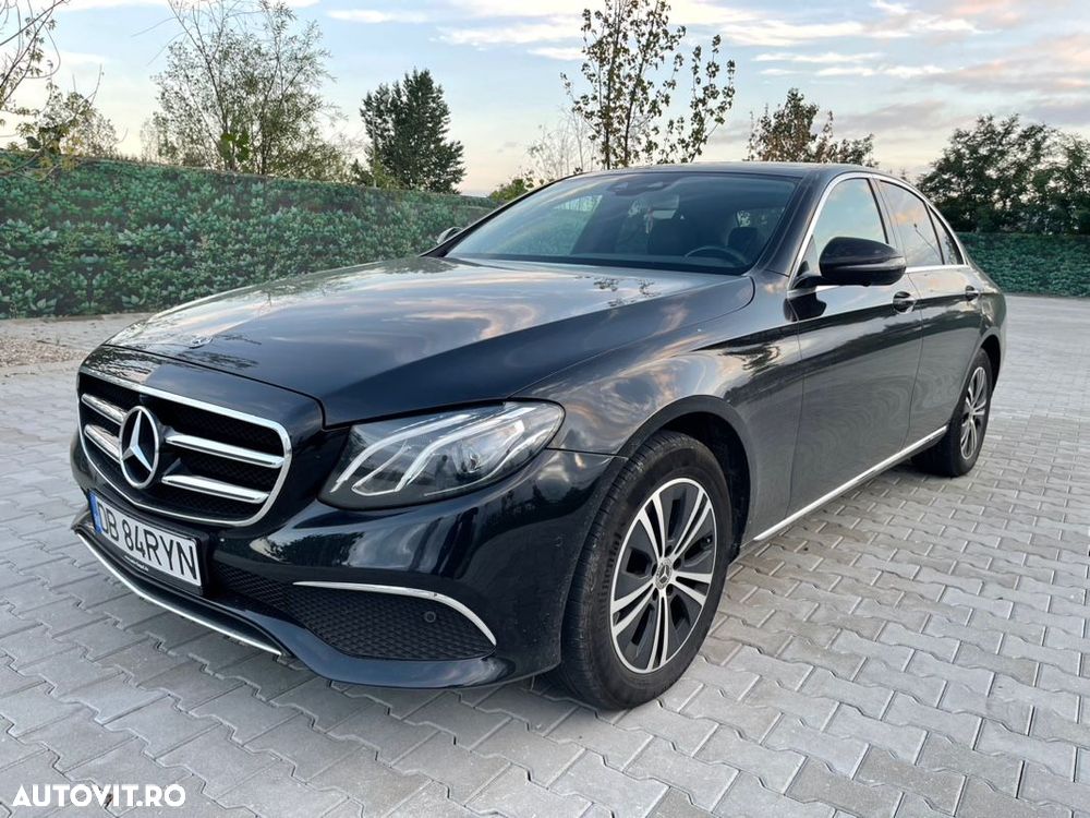 Mercedes-Benz E 220 d T 9G-TRONIC - 1