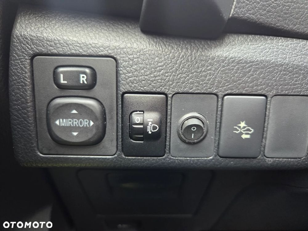 Toyota Auris 1.6 Premium MS - 26