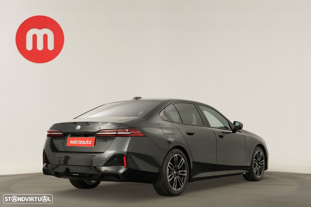 BMW 520 d Pack Desportivo M - 4