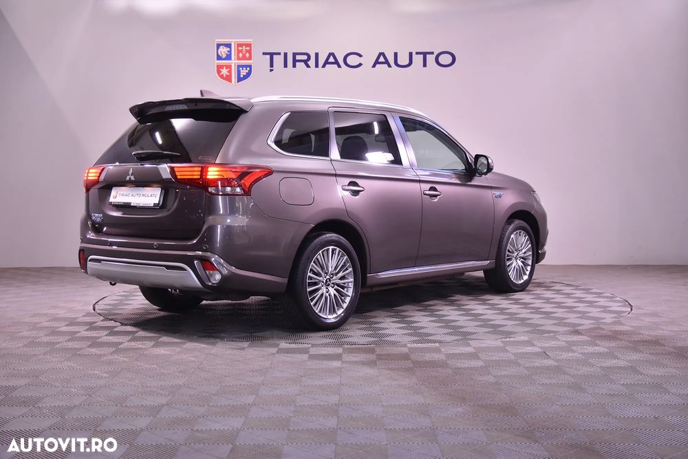 Mitsubishi Outlander - 6