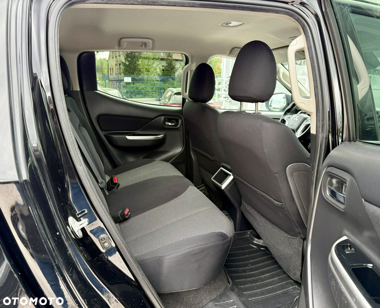 Mitsubishi L200 - 12