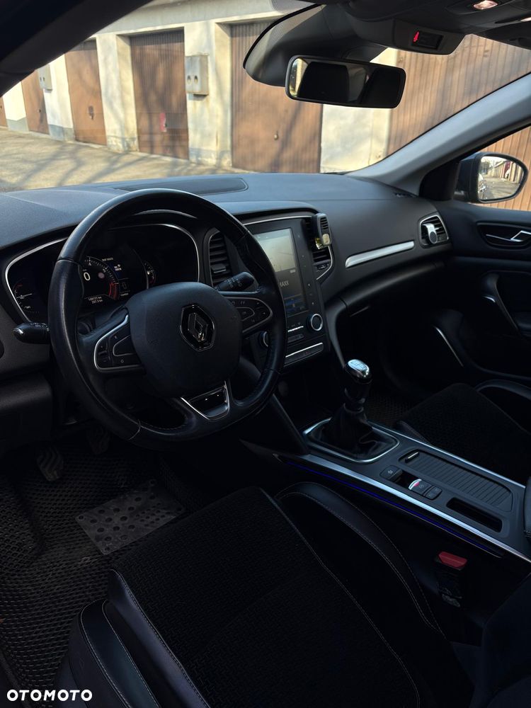 Renault Megane ENERGY TCe 130 Start & Stop Paris Business - 19