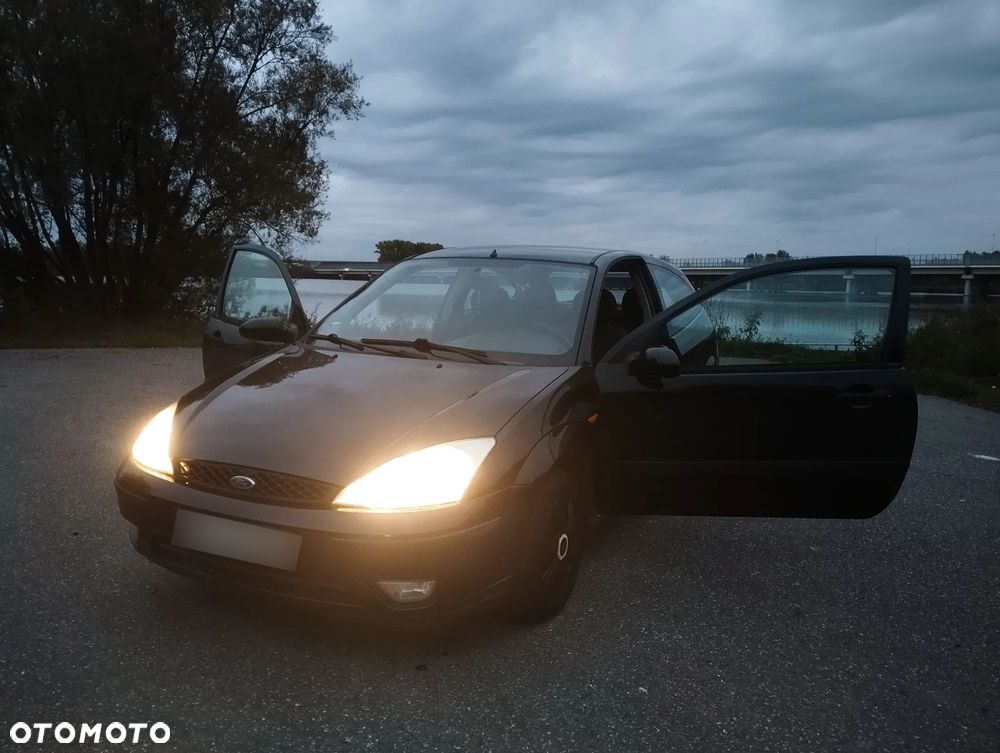 Ford Focus 1.6 16V Trend - 29