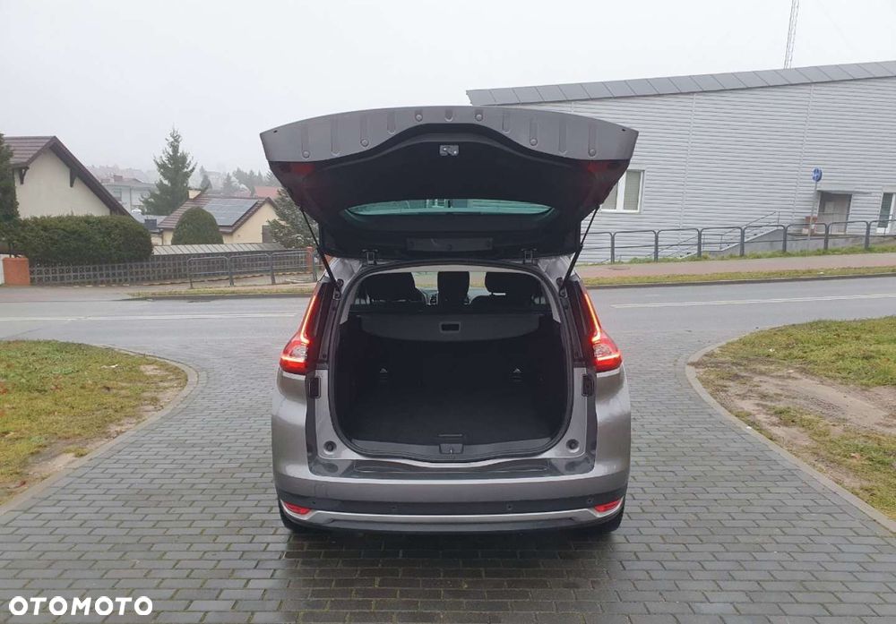 Renault Grand Scenic - 25