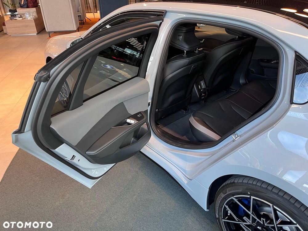 BMW i3 50 xDrive First Edition - 24
