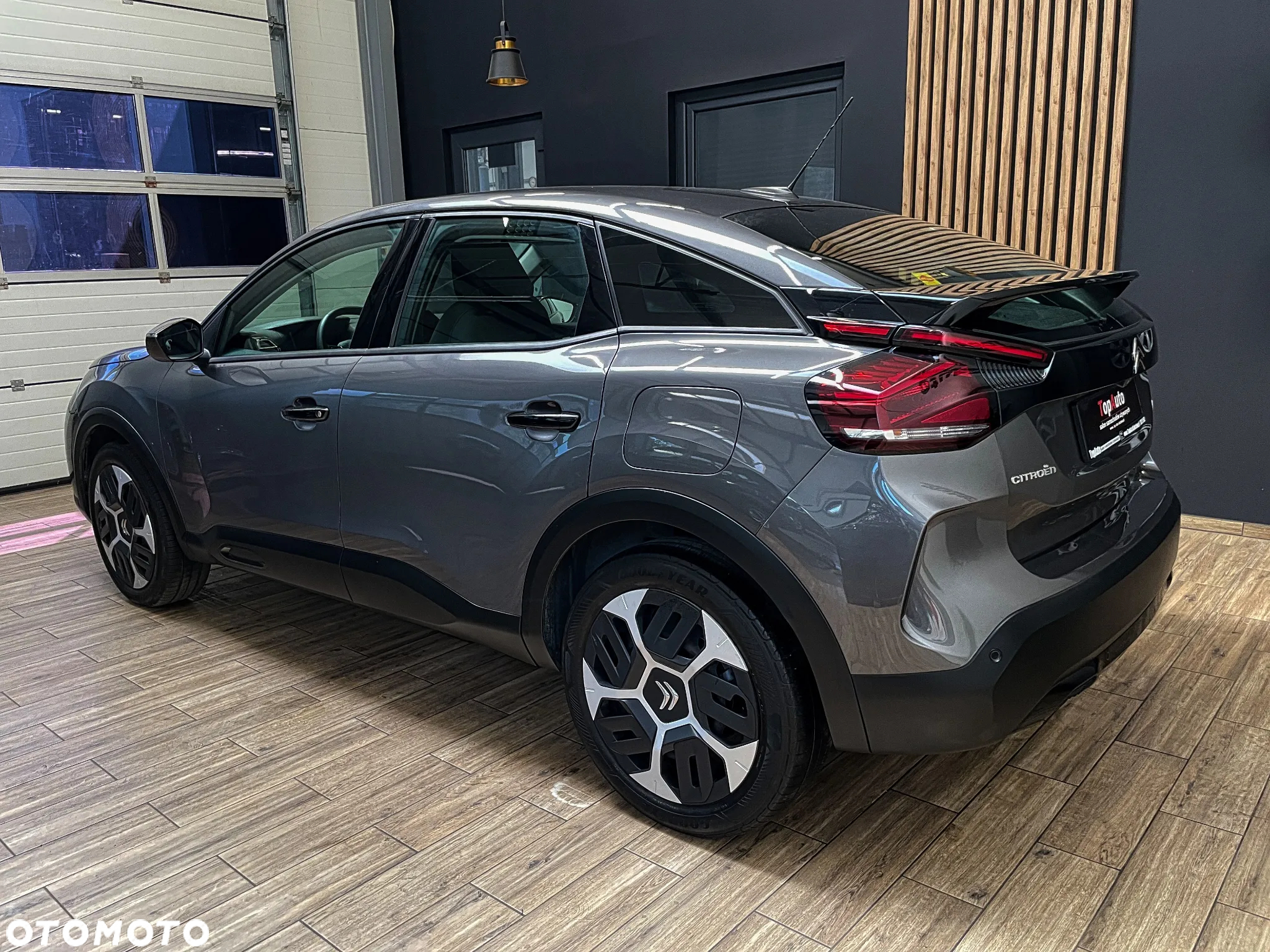 Citroën C4 PureTech 130 Stop&Start EAT8 SHINE - 11