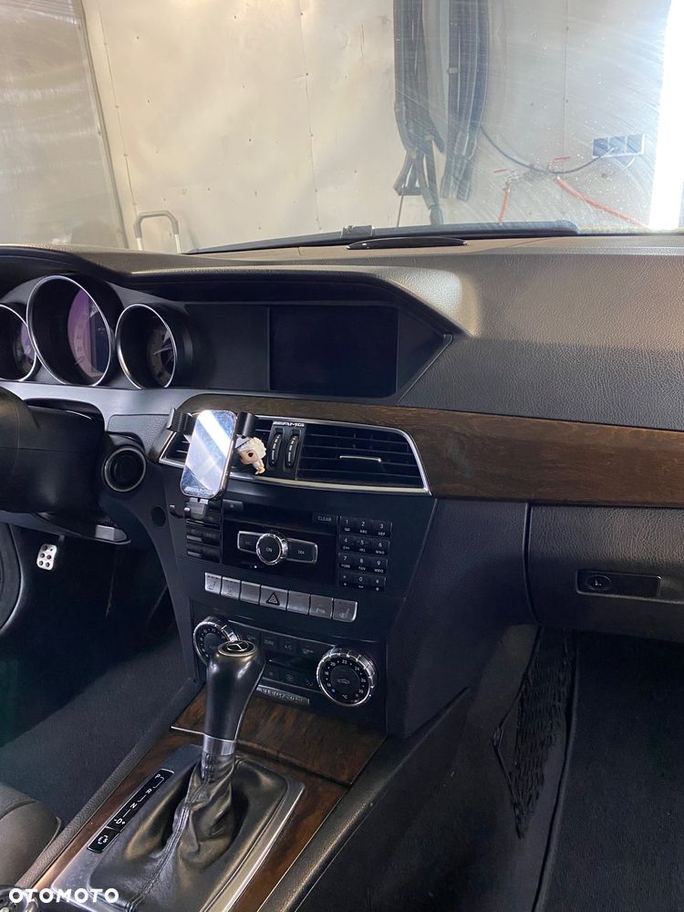 Mercedes-Benz Klasa C 350 CDI DPF (BlueEFFICIENCY) 7G-TRONIC Avantgarde - 18