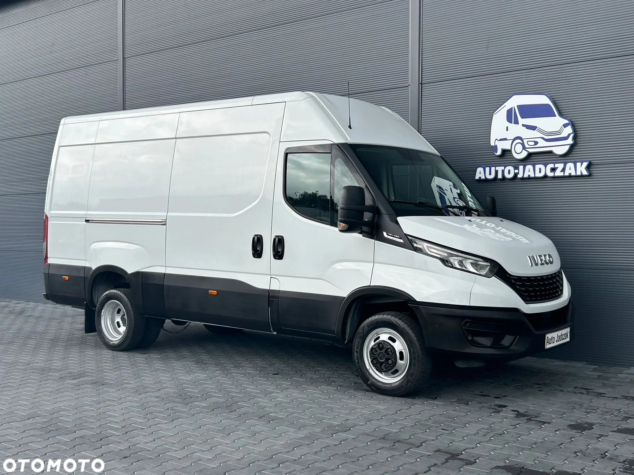 Iveco Daily 35C18 3.0 HPI Hi-Matic L3H2 Średniak **LEDY**Hak 3,5t**NA BLIŹNIAKACH**KLIMA**Sprowadzony**2020R** - 2
