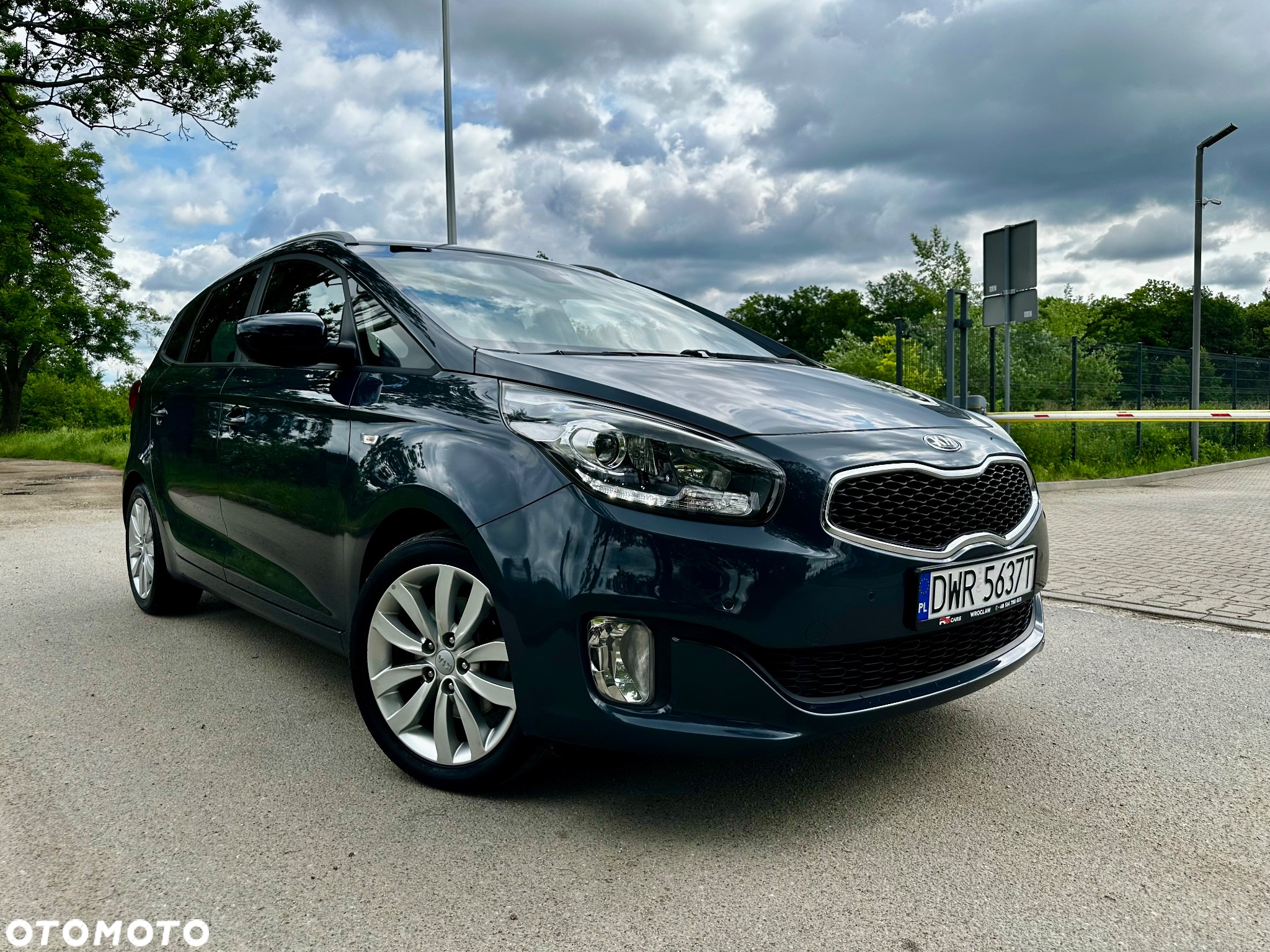 Kia Carens 1.7 CRDi 141 ISG UEFA EURO 2016 - 3