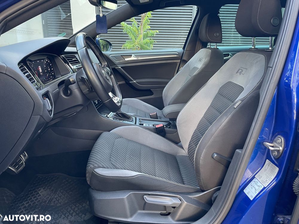 Volkswagen Golf - 6