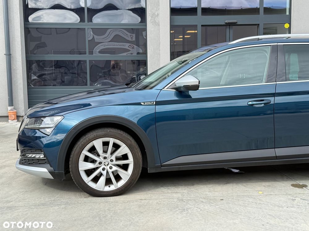 Skoda Superb 2.0 TDI SCR 4x4 Scout DSG - 9