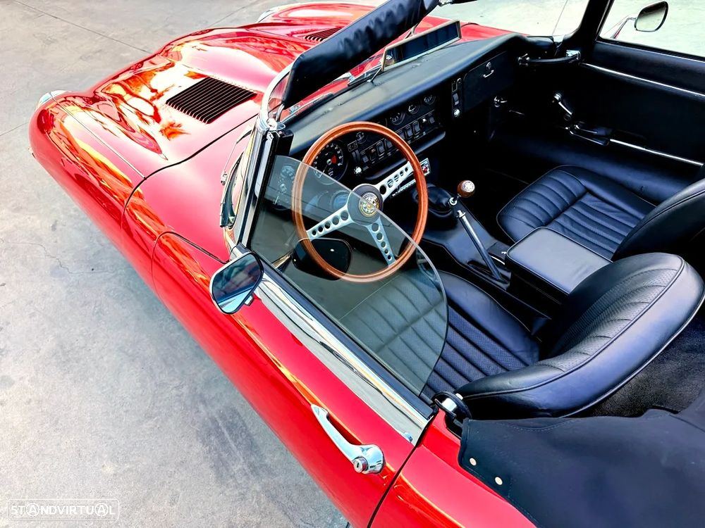 Jaguar E-Type - 53
